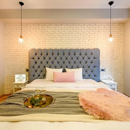 Apartment Pink Orchid. Near Piata Victoriei